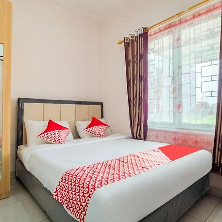 Oyo 3256 Rukost I8 Hotel Karawang Exterior photo